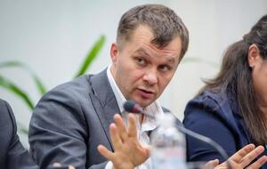 Милованов заявил, что стоимость земли с покупателями-иностранцами будет выше в два раза