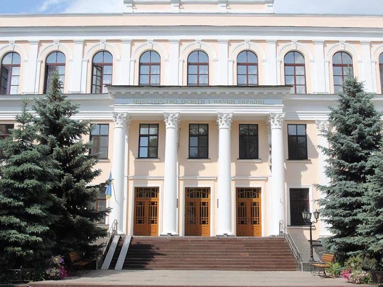 У МОН заявили, що базове фінансування вишів наступного року збільшать