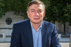 Русскоязычные европейцы посылают непрошеных защитников русского языка на чистом русском нах...