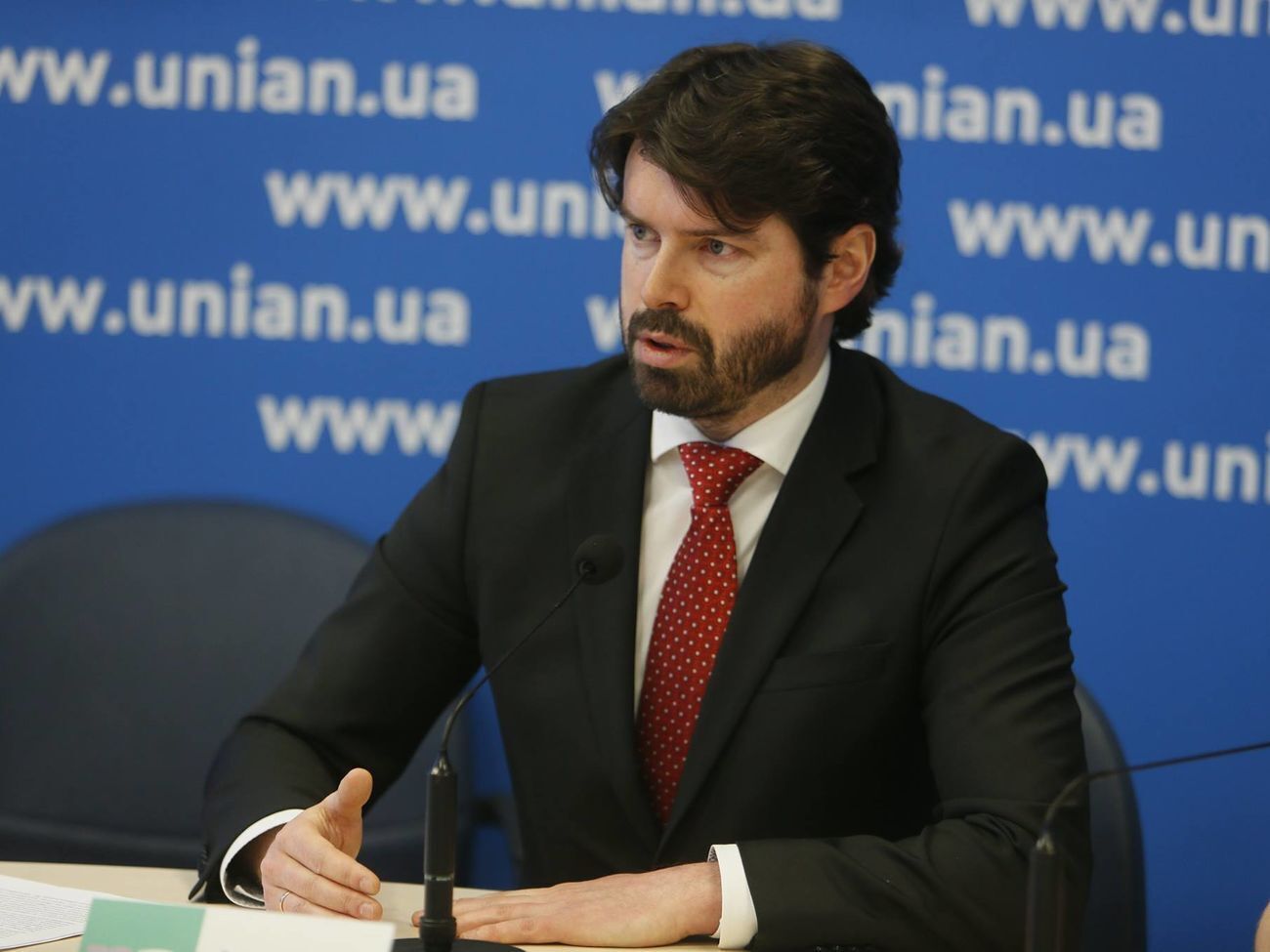 Новак: В 2020-м социальные стандарты Кабмин будет повышать медленнее, чем в этом и в предыдущие два года