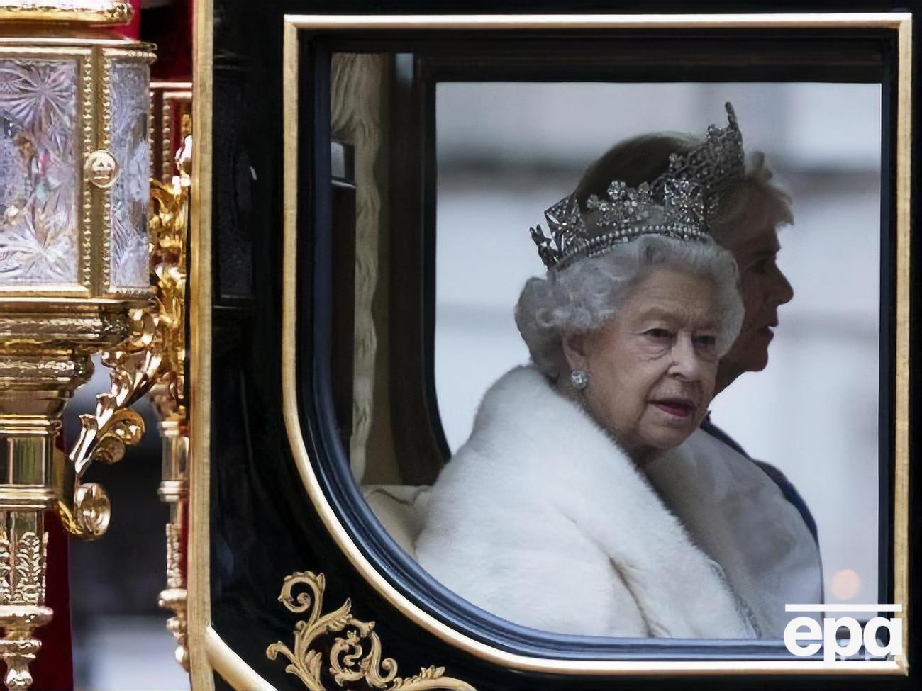 Королева почне носити штучне хутро в холодну пору року вже у 2019-му