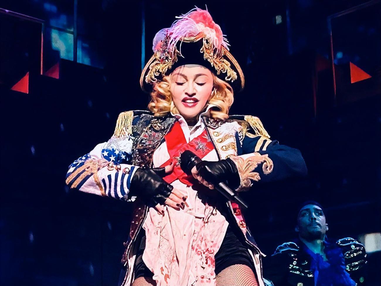 Мадонна: Разогрев вокала