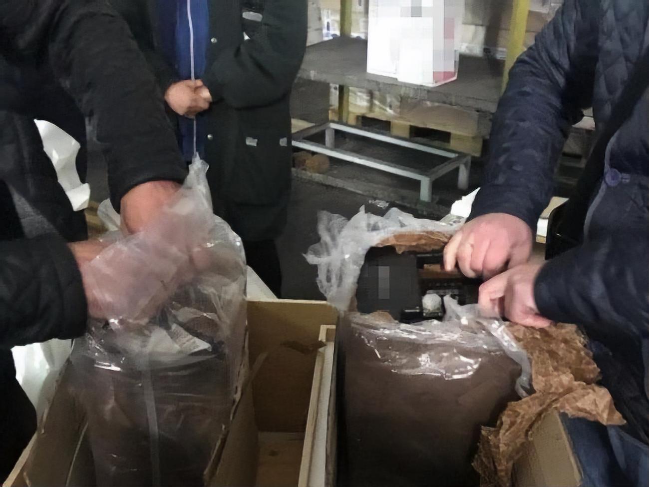 Партию комплектующих фигуранты планировали тайно вывезти из Украины