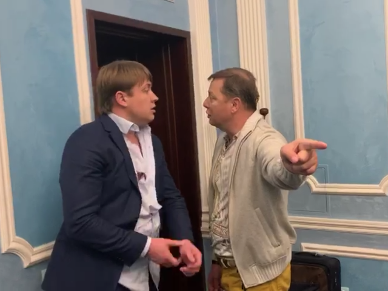 Ляшко и Герус устроили потасовку в зале официальных делегаций аэропорта Борисполь