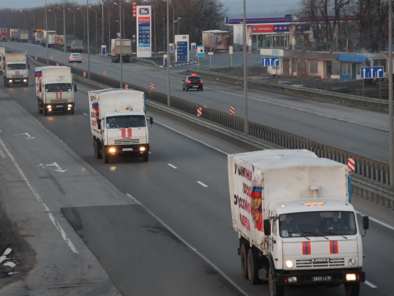 Грузовики проследовали к российско-украинской границе
