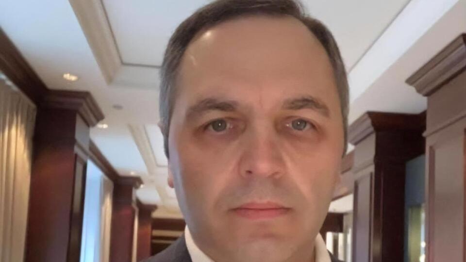 2 листопада "Радіо Свобода" звинуватило Портнова в тиску на команду журналістів із програми "Схеми"