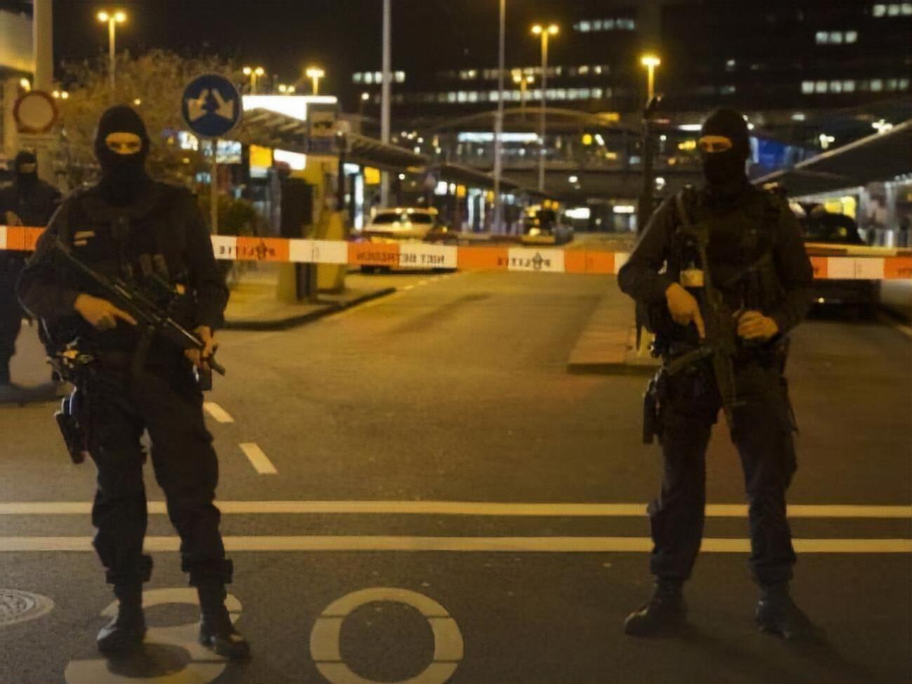 Военная полиция оцепила аэропорт Схипхол из-за ложного сообщения об угоне самолета