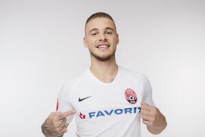 Лєднєв у жовтні забив два голи і віддав дві передачі