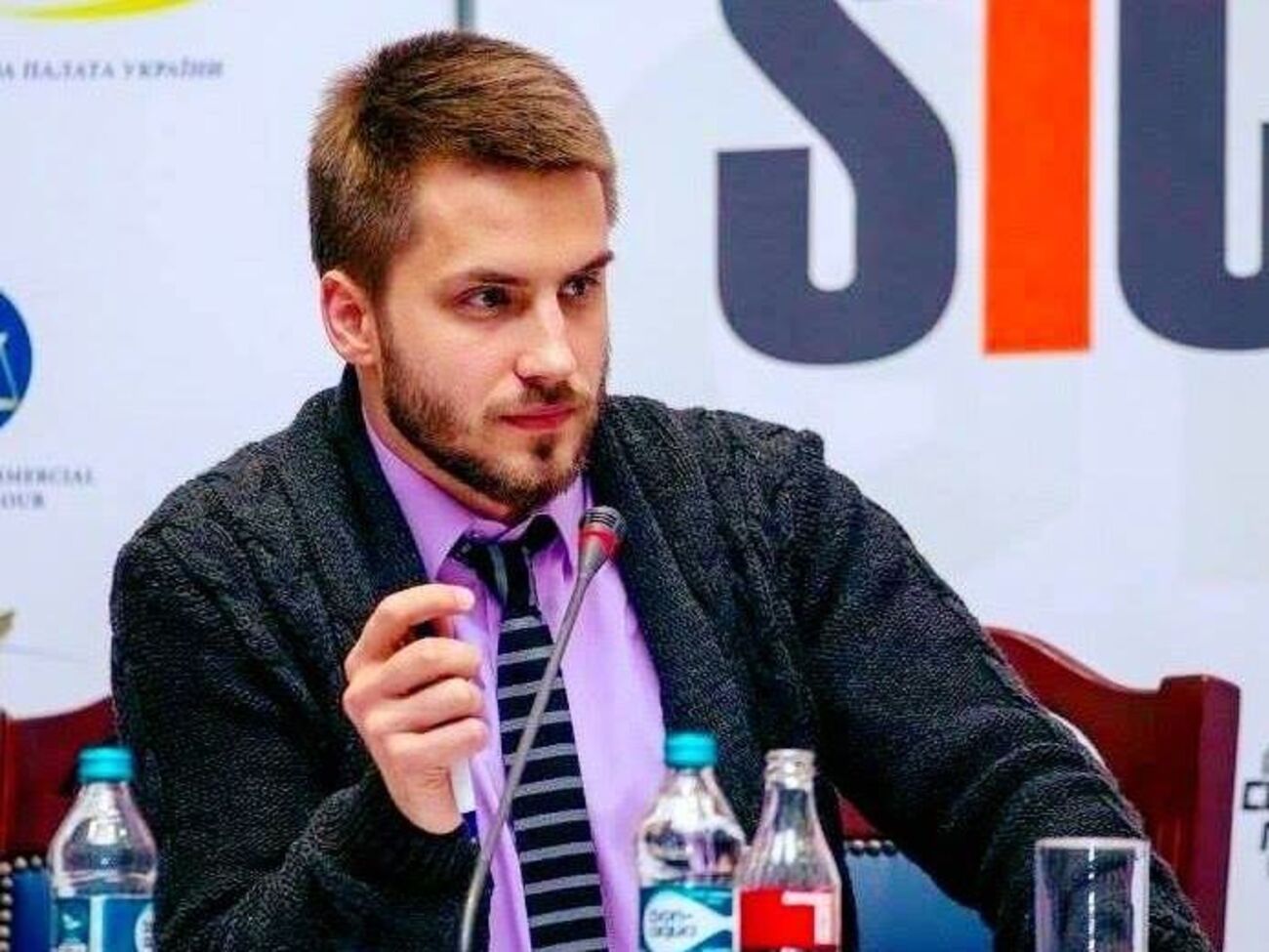 В январе Ткаченко говорил, что "1+1" должен стать прибыльным через несколько лет. Замечательно выглядит его инициатива с санкциями против убыточных СМИ