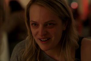 Героїні здається, що за нею стежать