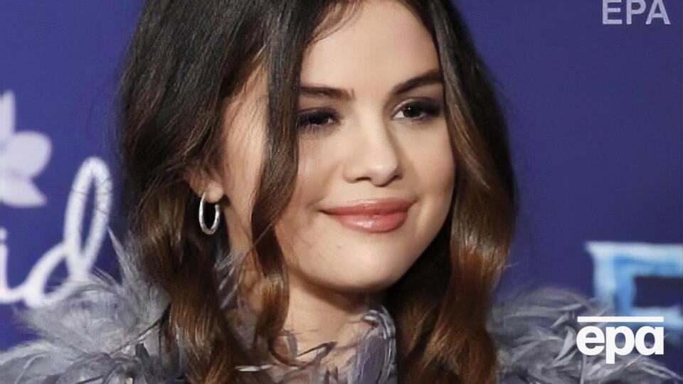 Гомес показала молодшу сестру