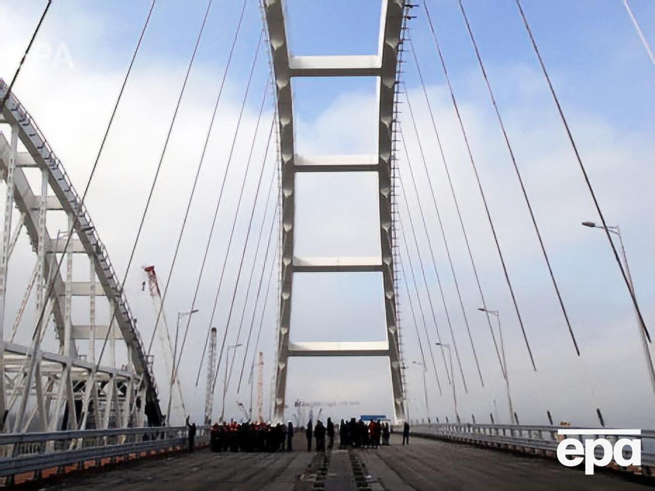 Мост через Керченский пролив, соединяющий аннексированный Крым и Краснодарский край России, открыли в мае 2018 года