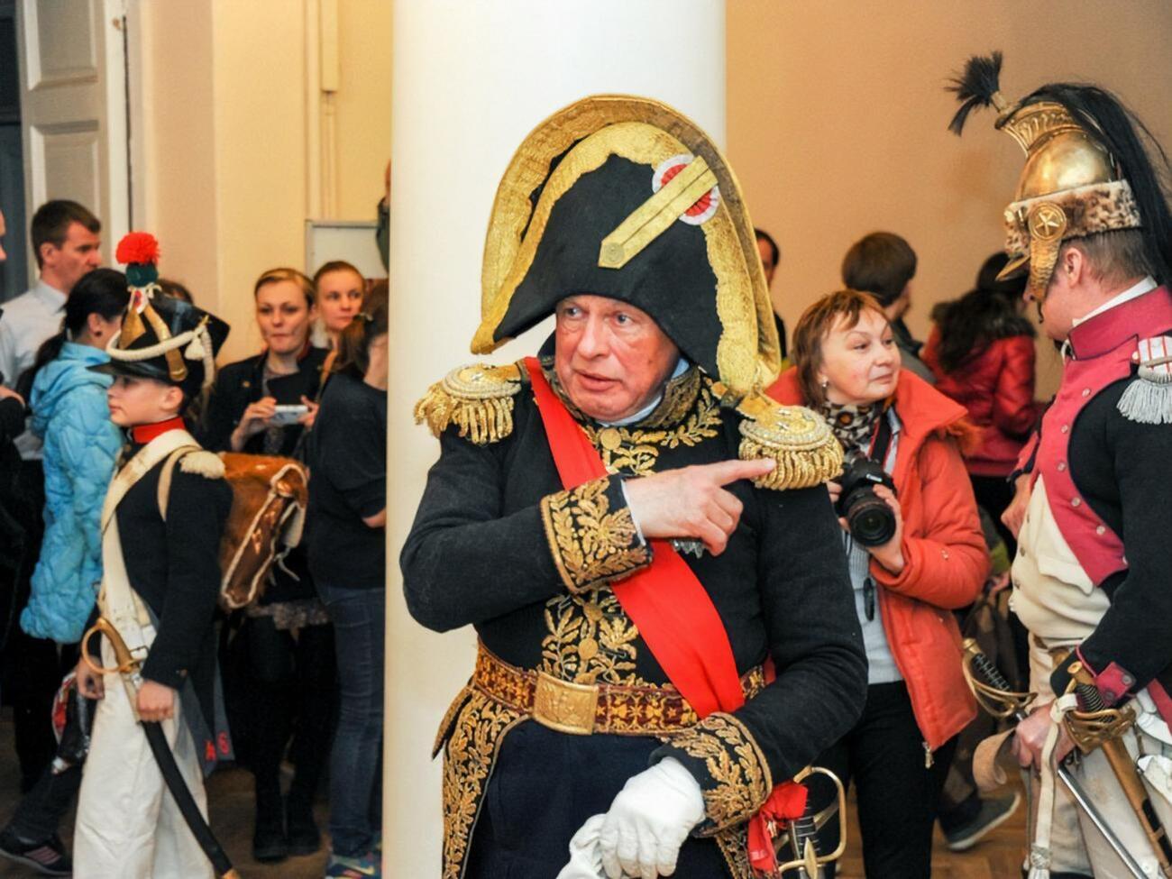 Соколов специализируется на военной истории Франции