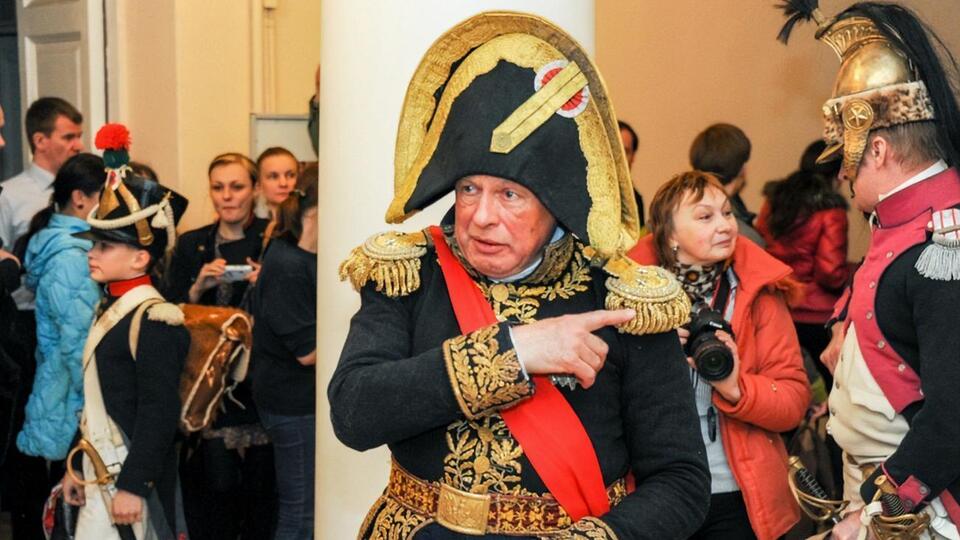 Соколов специализируется на военной истории Франции