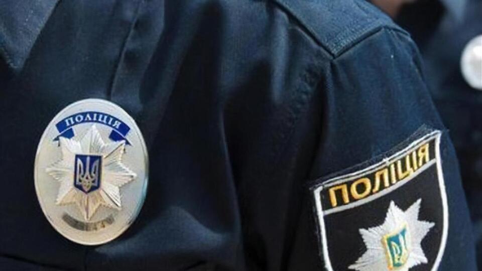 Полицейского и его друга задержали