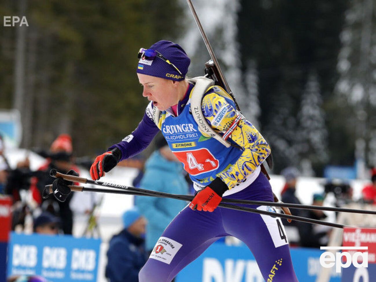 Меркушина (на фото) и еще четыре биатлонистки выступили за Украину на женской спринтерской гонке