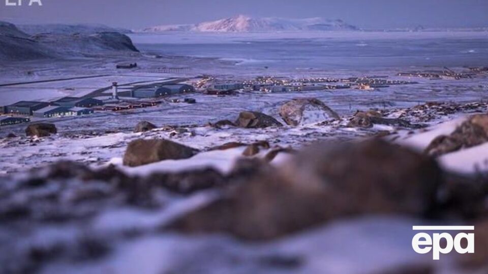 Гренландія є адміністративною автономною одиницею Данії