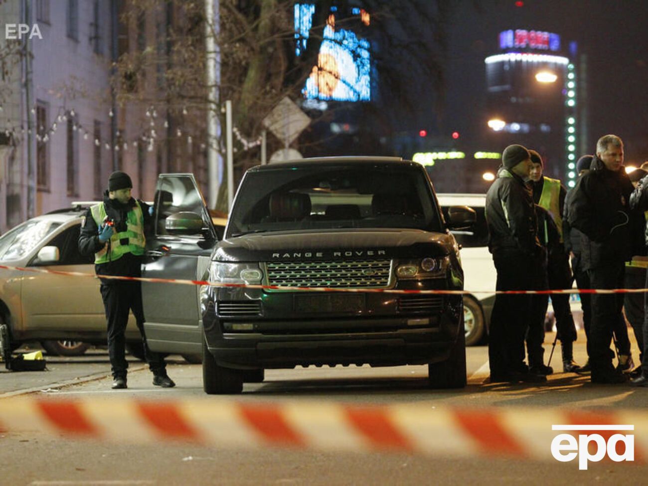 У центрі Києва стріляли по Range Rover і вбили трирічного хлопчика. Фоторепортаж
