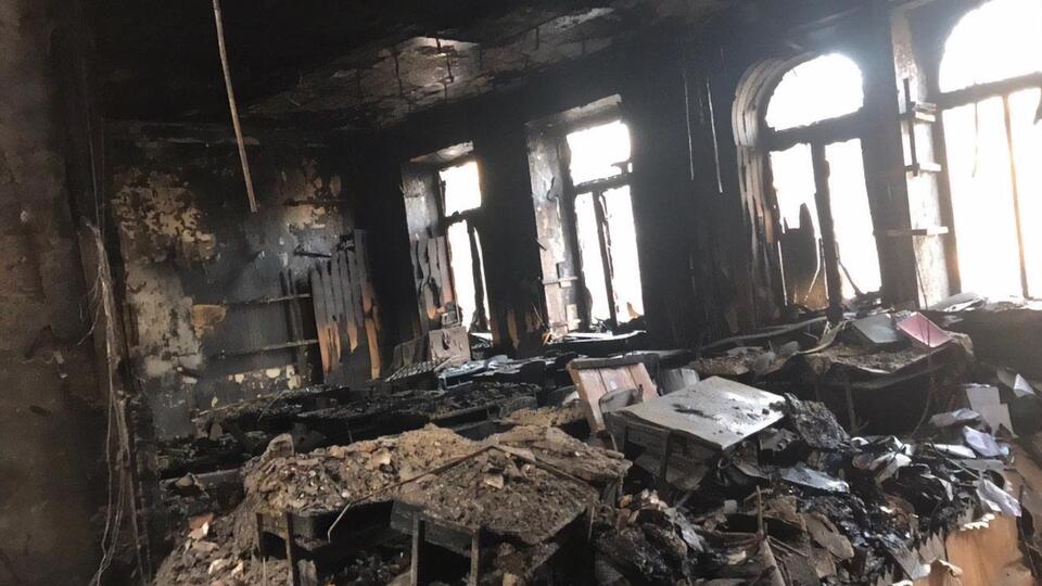 На данный момент спасатели нашли тела 12 жертв пожара