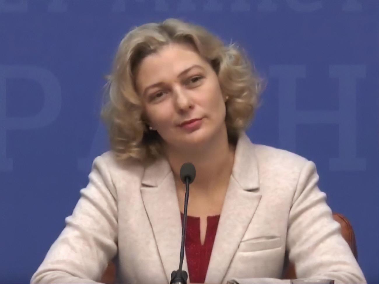 Монахова: Нужно людей мотивировать переходить на украинский язык