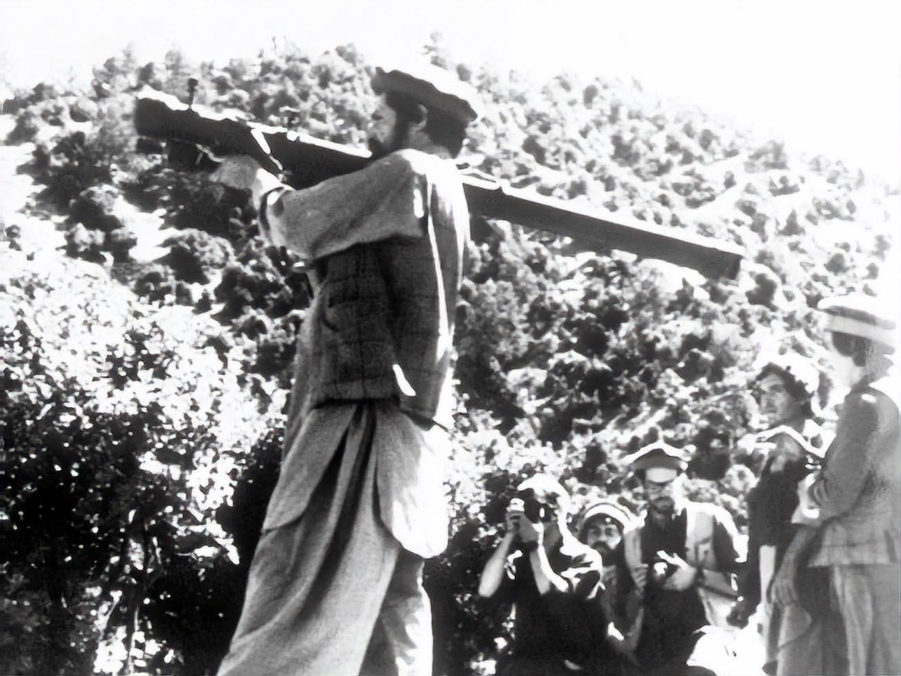 Попов: На плохо контролируемой правительством территории Афганистана без особого труда можно было организовать добычу полезных ископаемых