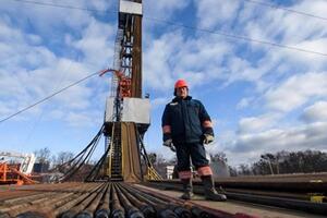 Минимальные обязательства победителей конкурса предполагают на первые пять лет разведки инвестиции в размере $430 млн