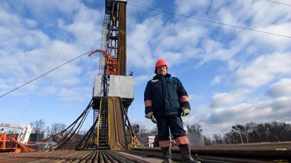 Мінімальні зобов'язання переможців конкурсу передбачають на перші п'ять років розвідки інвестиції в розмірі $430 млн