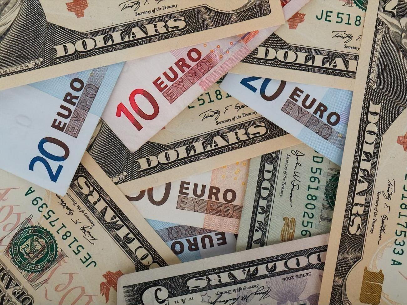 НБУ установил курс валют на 11 декабря