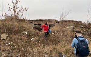 Загрязненная территория завода не ограждена и не находится под охраной, сообщили в министерстве
