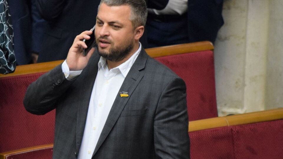 Після бійки через законопроєкт №2178-10 про відкриття ринку сільгоспземлі Богданця госпіталізували