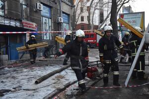 Спасатели разбирают завалы в Одессе