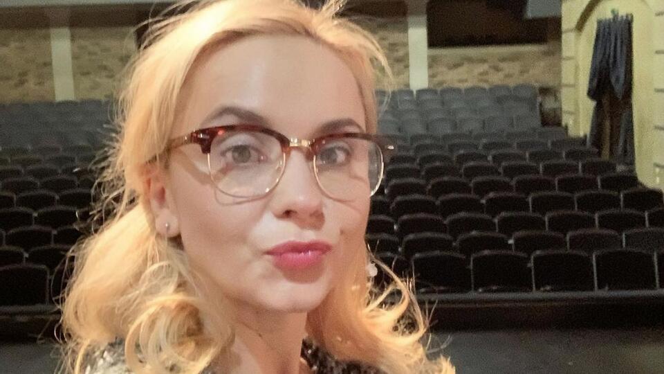 Ребрик: Я, когда вышла замуж, решила: Лилиана Дикая, Дикая Лилия очень красиво звучит