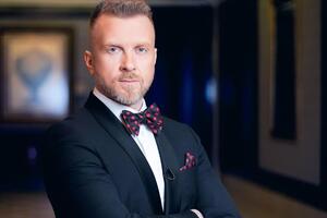 Мухарський повідомив, що обшуки тривали п'ять годин