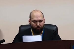 Вовк повідомив, що заяву про відвід розгляне інший суддя