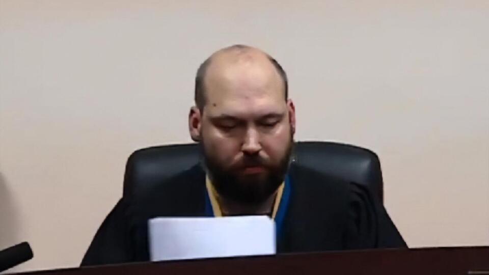 Вовк повідомив, що заяву про відвід розгляне інший суддя