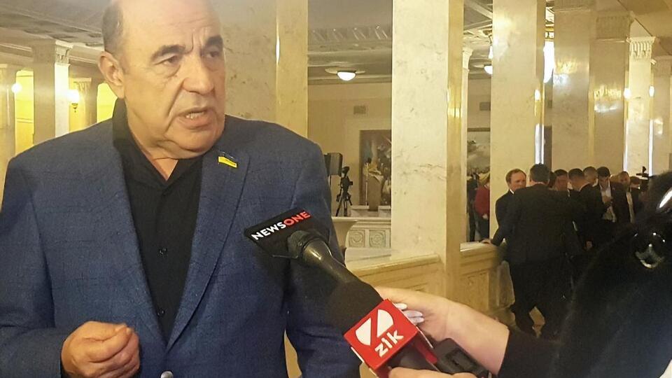 Вадим Рабінович: Кодло, яке не вміє навіть проводити засідання, терміново о 8.00 зібралося для того, щоб продати землю й утекти з нашими грошима?