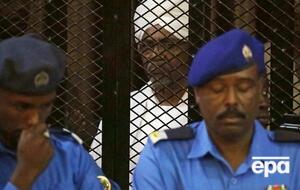 Цей вирок лише перший у серії судових розглядів за висунутими аль-Баширу обвинуваченнями