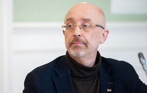 Резников принимает участие в переговорах в Минске