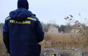 Спасатели провели на озере поисковые работы