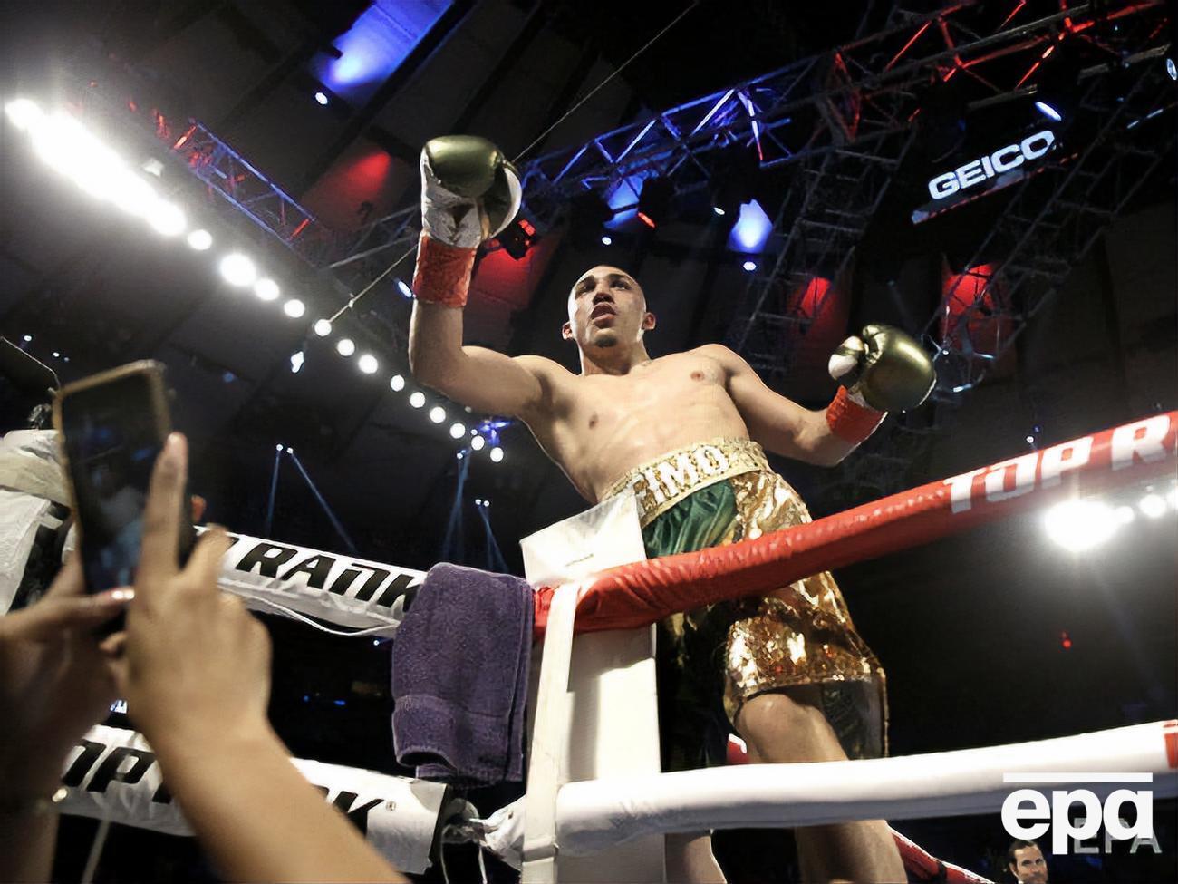 Лопес выиграл 15-й бой в карьере