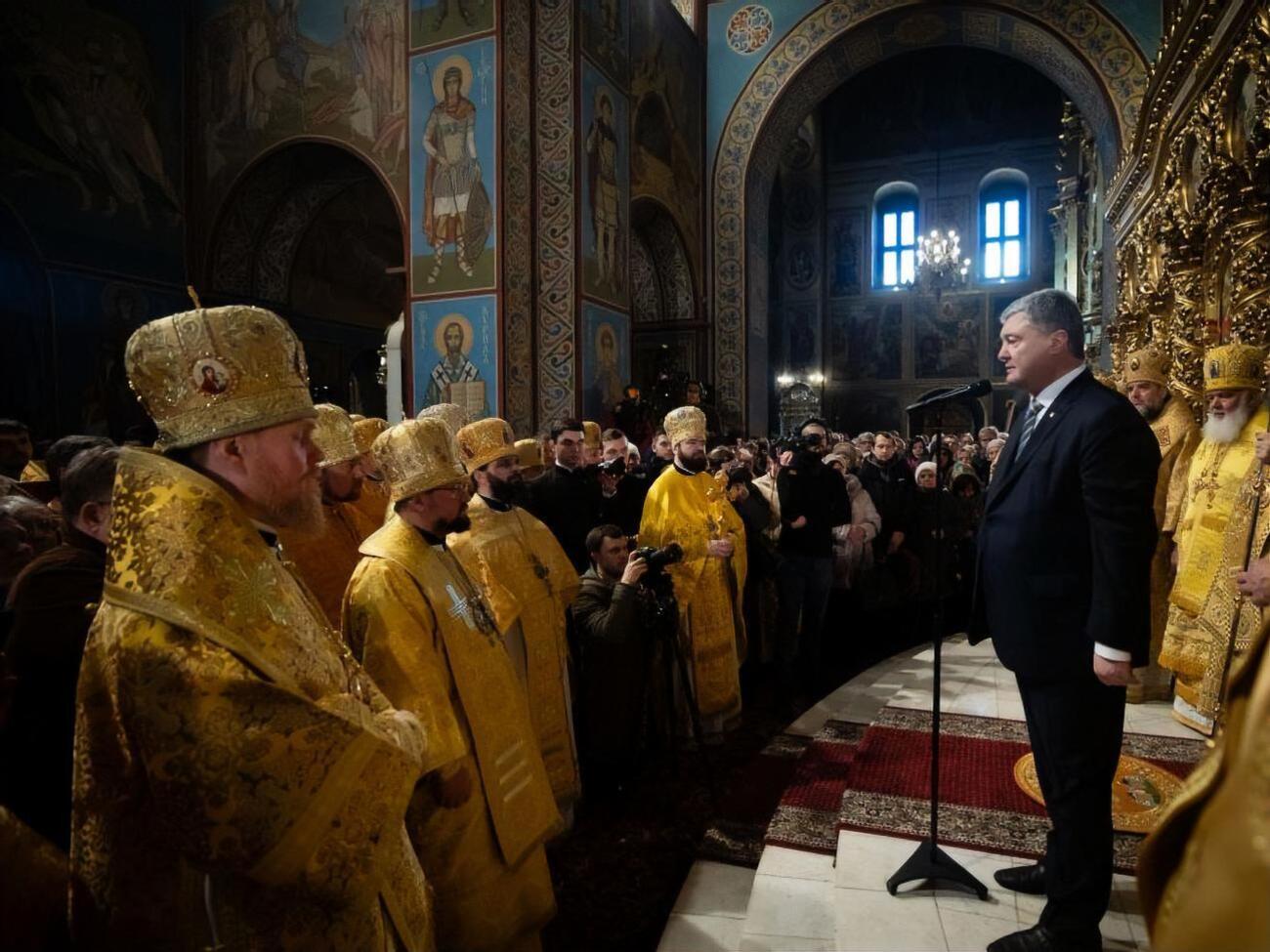 Порошенко: Церковь – это духовный фундамент украинской государственности