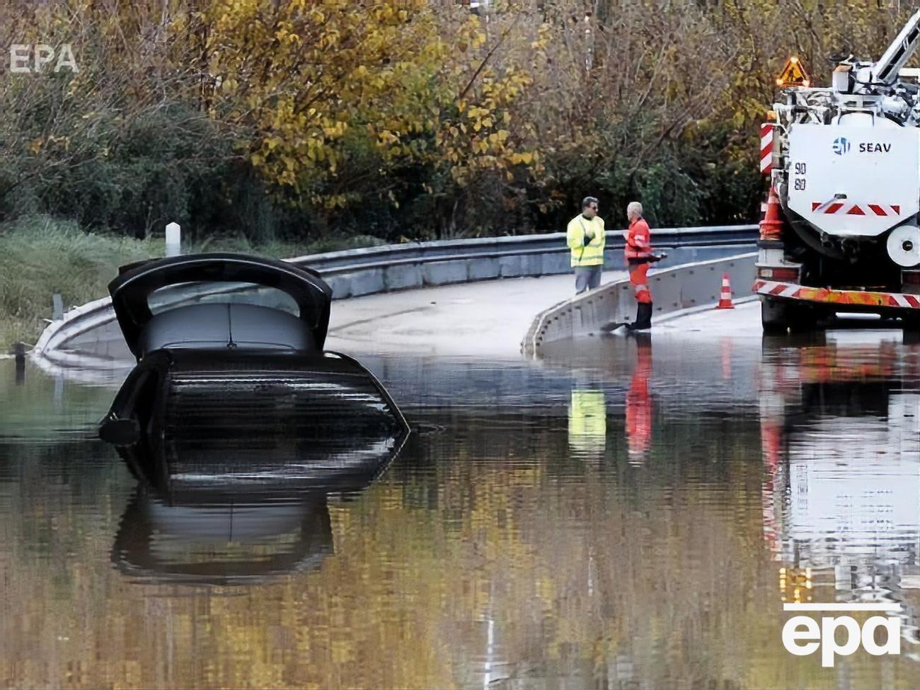 В некоторых районах вода поднялась на три метра