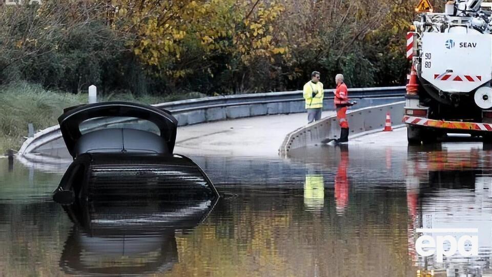 У деяких районах вода піднялася на три метри