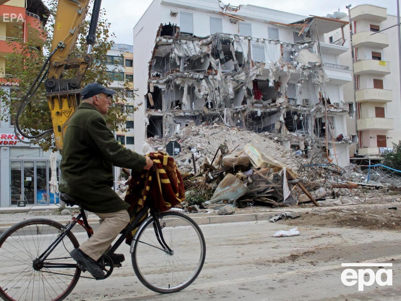 В результате землетрясения в Албании погиб 51 человек