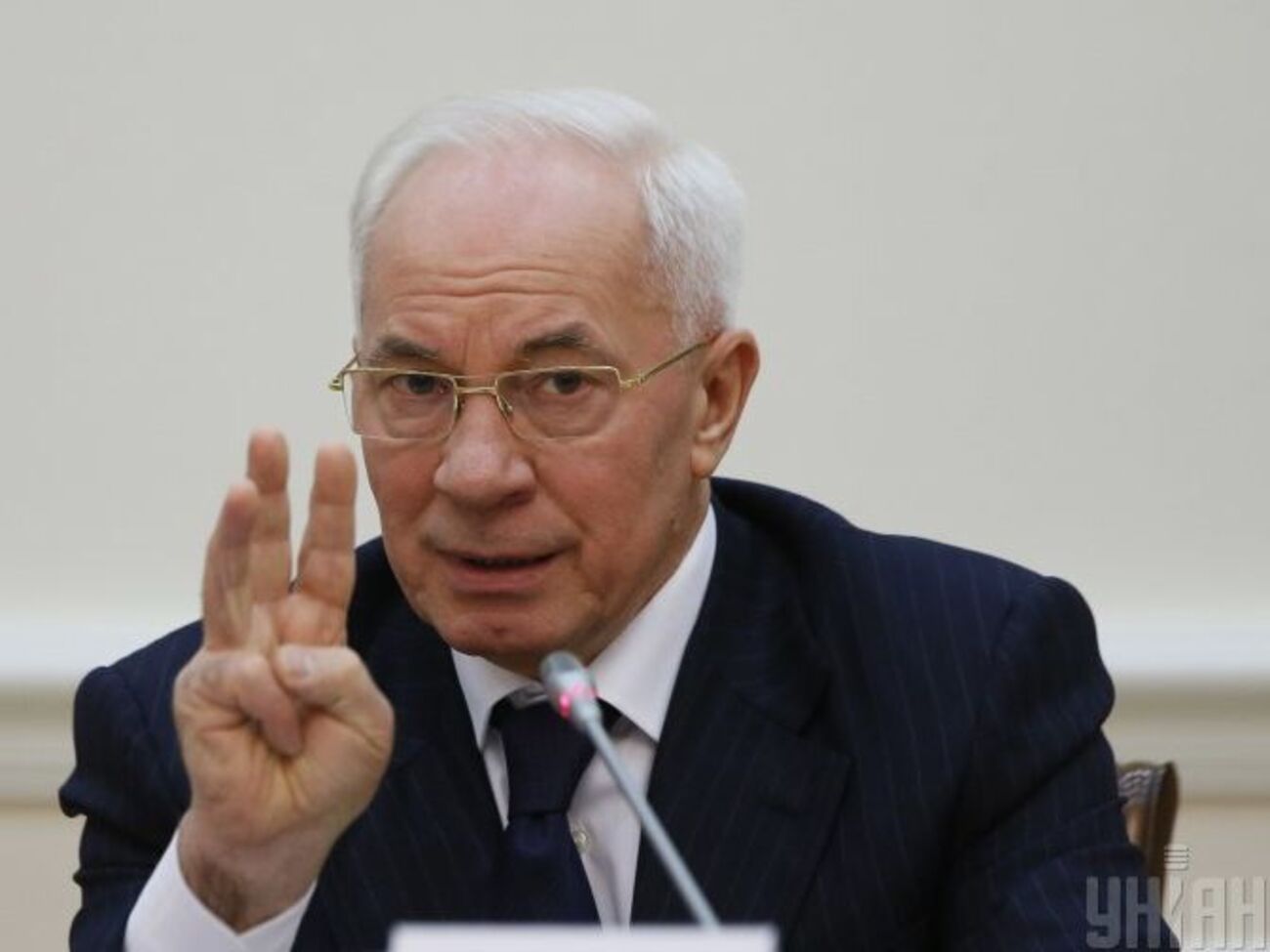 Азаров:&nbsp;У меня действительно реальное желание помочь, подсказать команде Зеленского