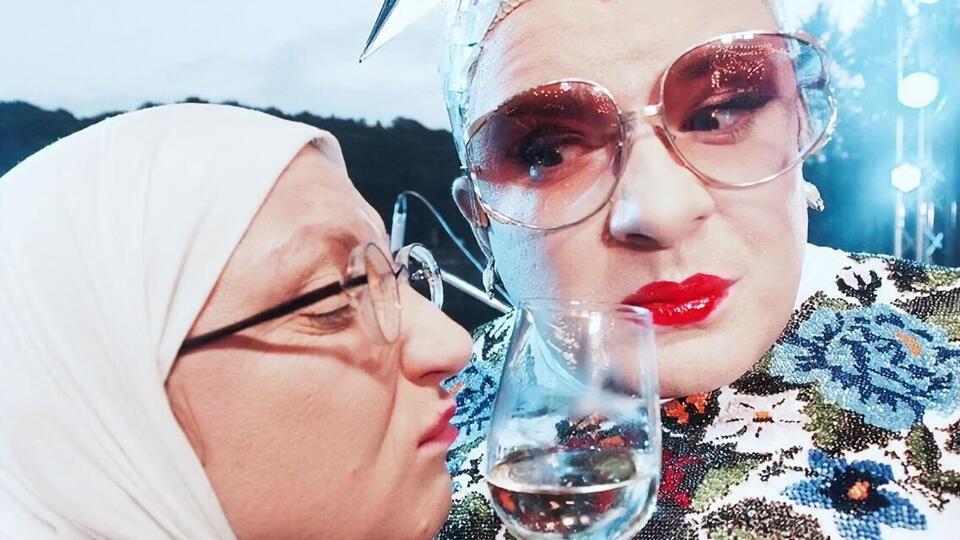 Сердючка (на фото праворуч) випустила трек англійською мовою