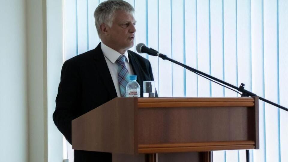 Еме висунув ініціативу в Раді Європи з метою налагодити переговори між ОРДЛО й Україною, а також дати можливість "владі ЛДНР" викласти там свою позицію