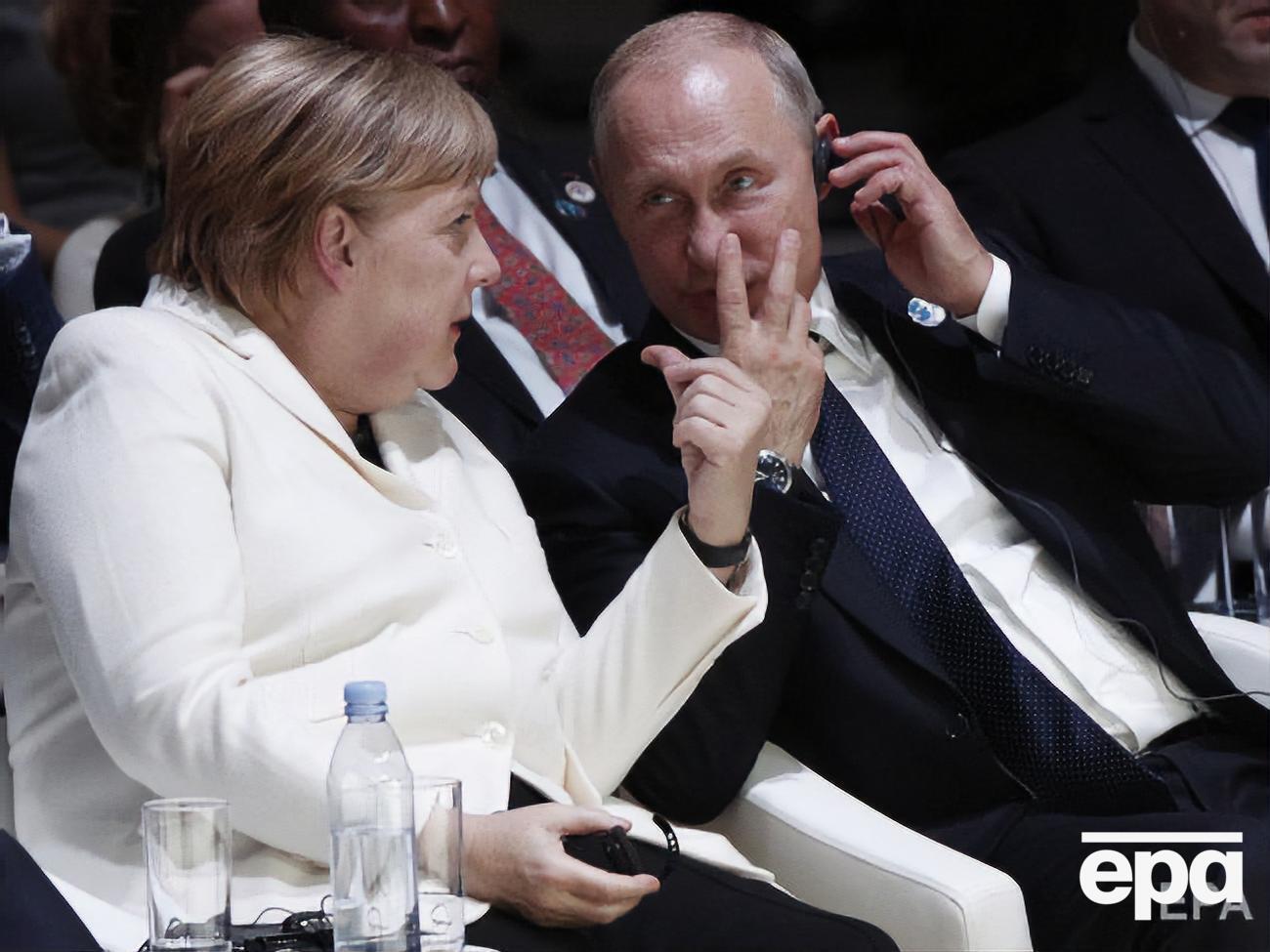 Путин и Меркель провели телефонный разговор