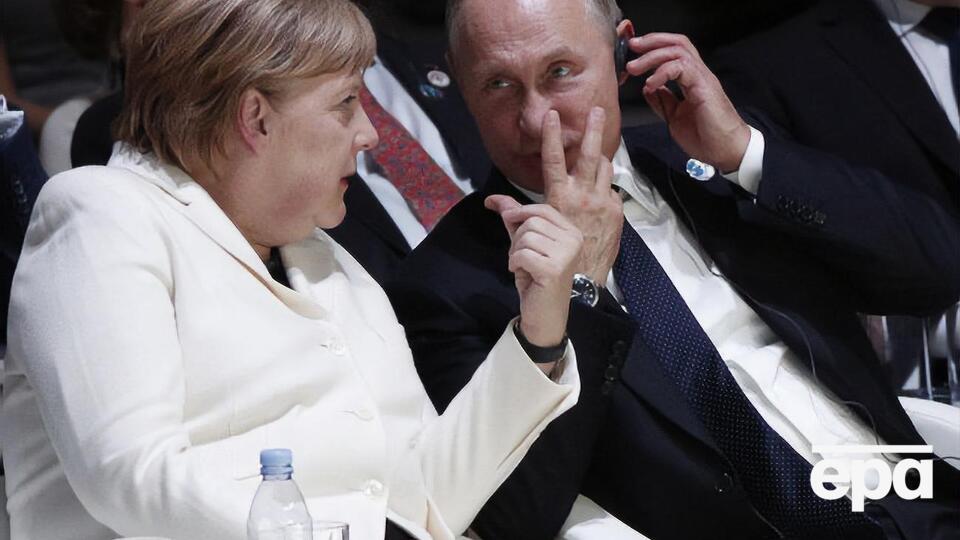 Путин и Меркель провели телефонный разговор
