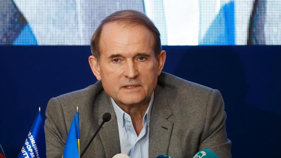 Петиция с требованием лишить Медведчука звания заслуженного юриста была обнародована на сайте главы государства 25 сентября
